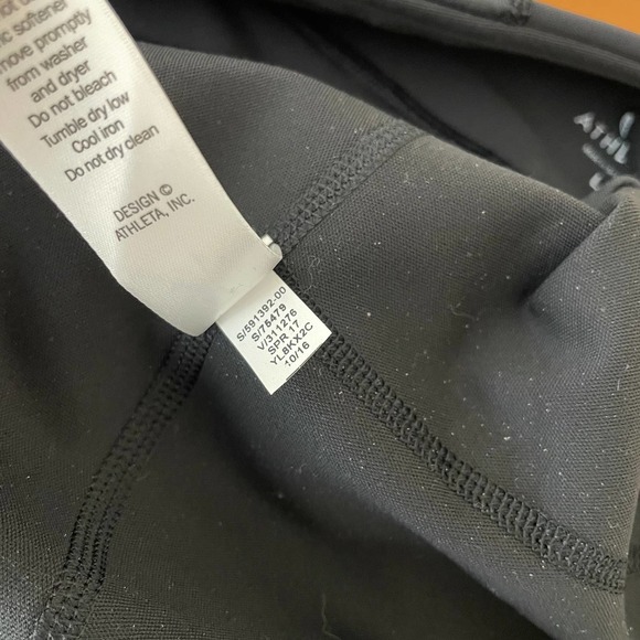 Athleta Stealth Mesh crop Tight Black Pocket L - Picture 5 of 8